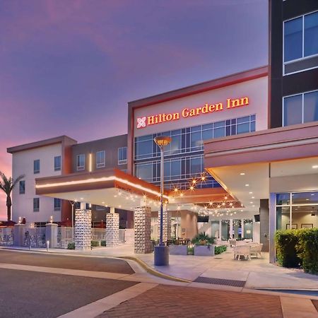 Hilton Garden Inn Chandler Downtown Bagian luar foto