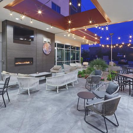 Hilton Garden Inn Chandler Downtown Bagian luar foto