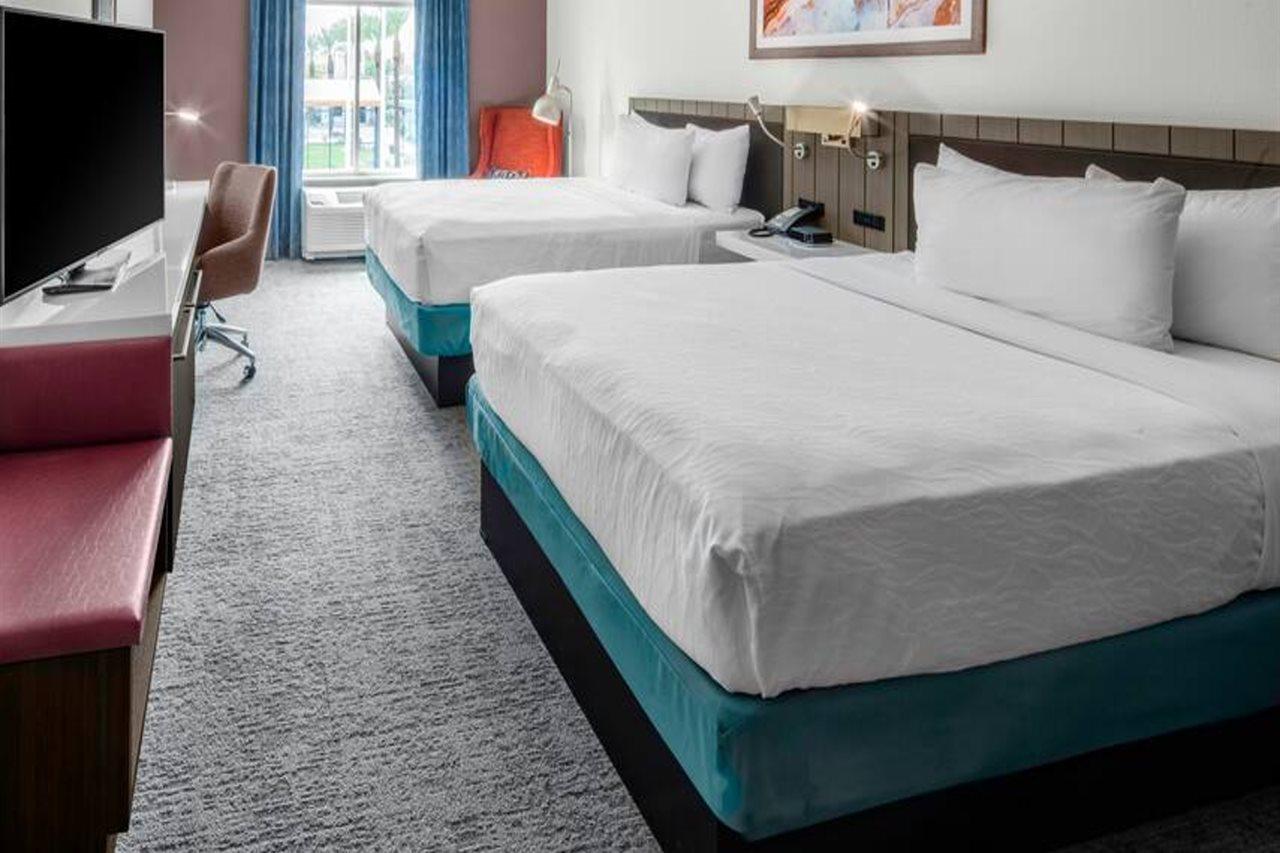 Hilton Garden Inn Chandler Downtown Bagian luar foto