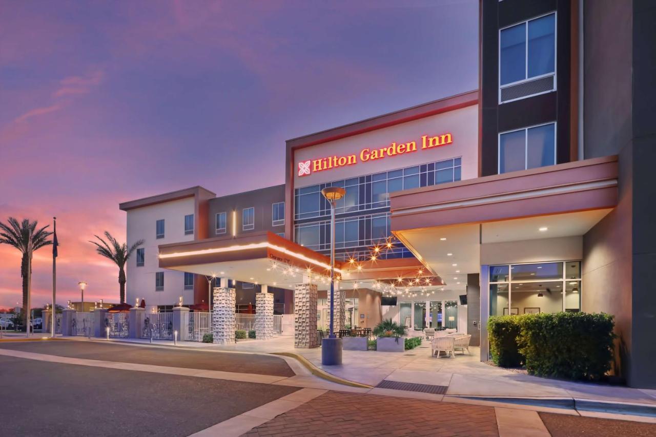 Hilton Garden Inn Chandler Downtown Bagian luar foto