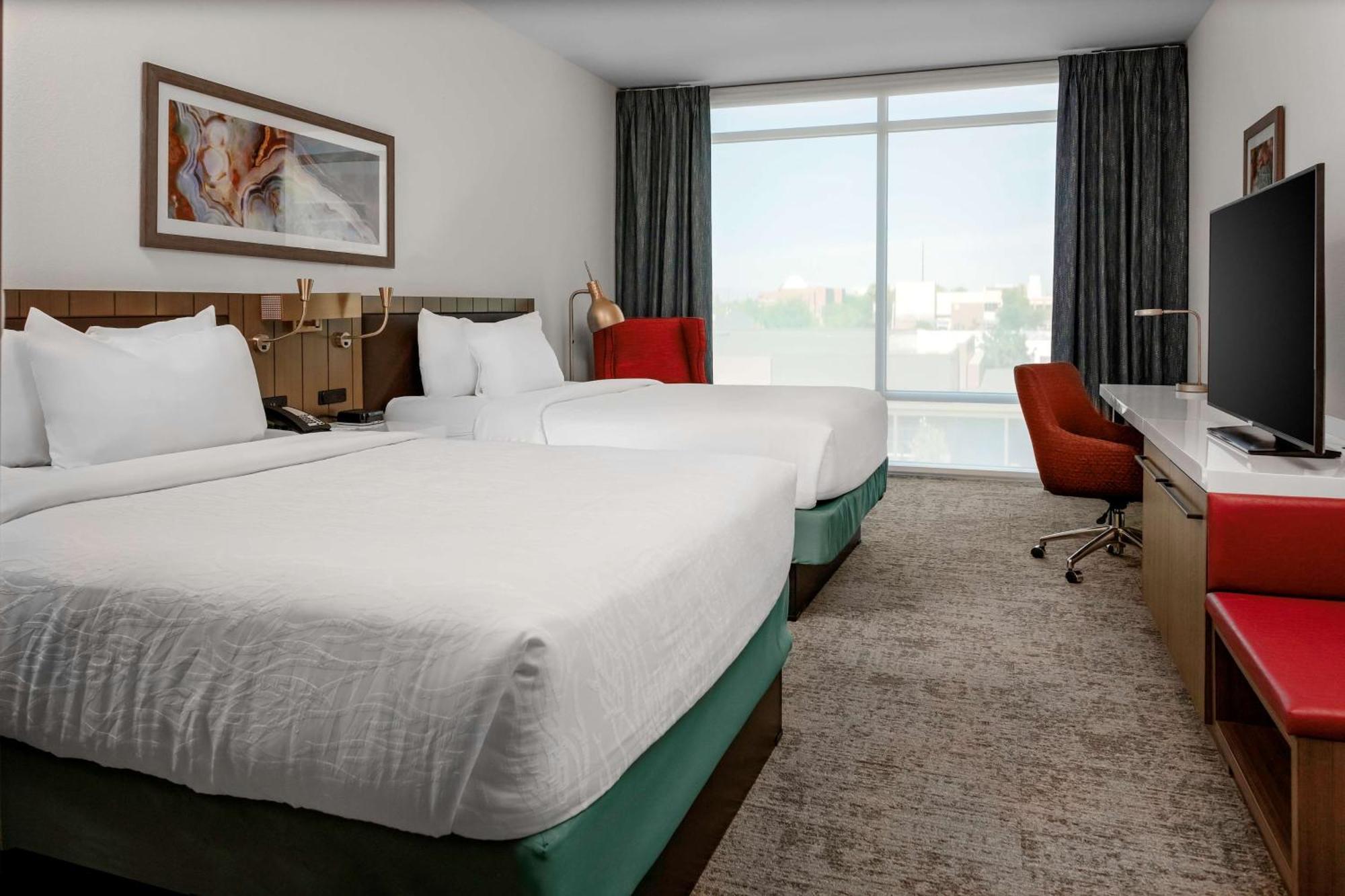 Hilton Garden Inn Chandler Downtown Bagian luar foto