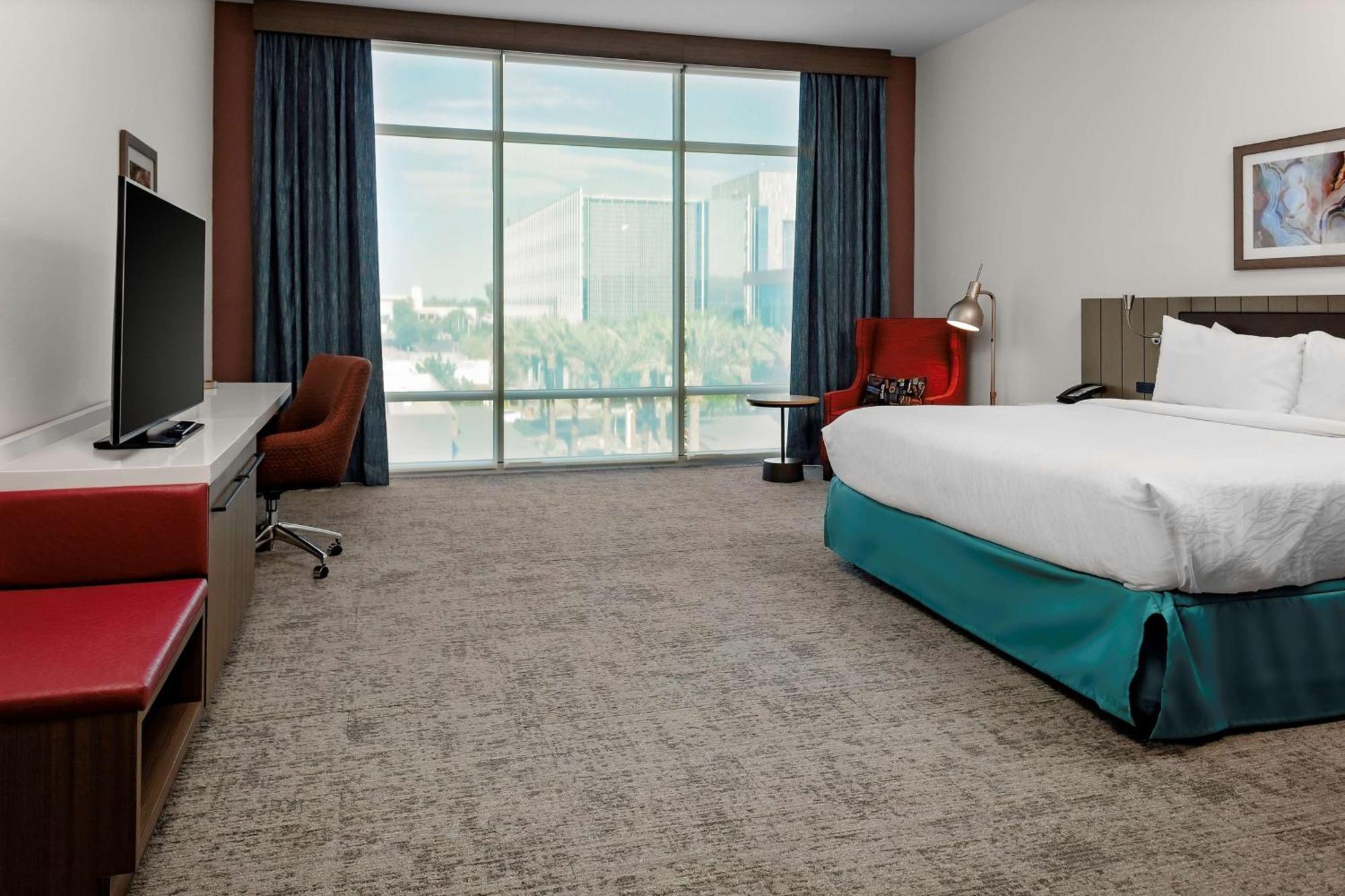 Hilton Garden Inn Chandler Downtown Bagian luar foto